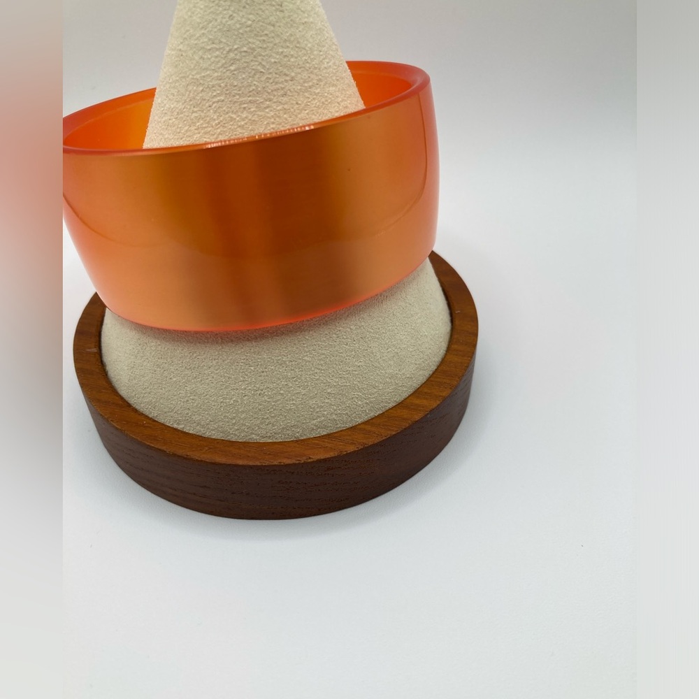 Vintage Beautiful Lucite Moonglow Coral Color Bangle Bracelet